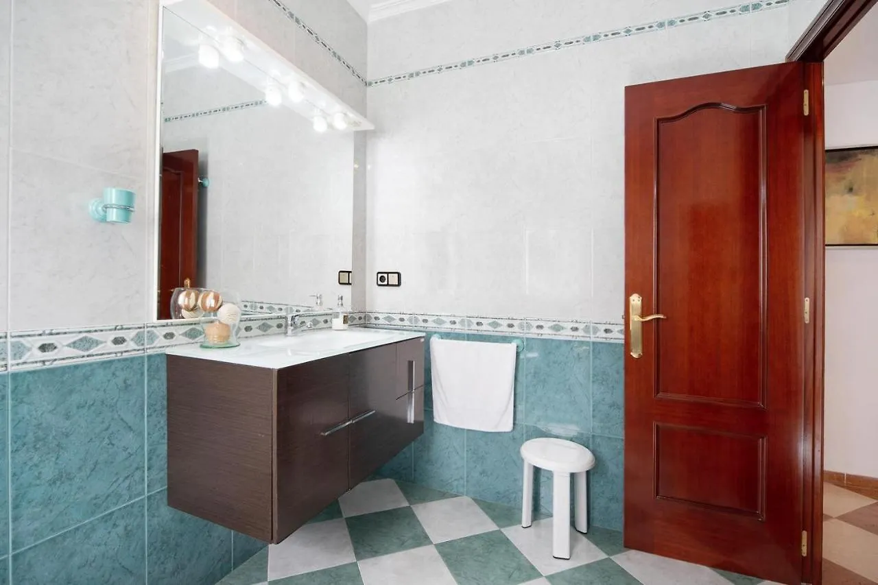 Grand Beachside Apartment - Cádiz